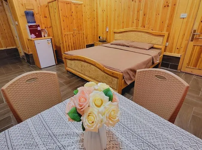 Atoom Lodge